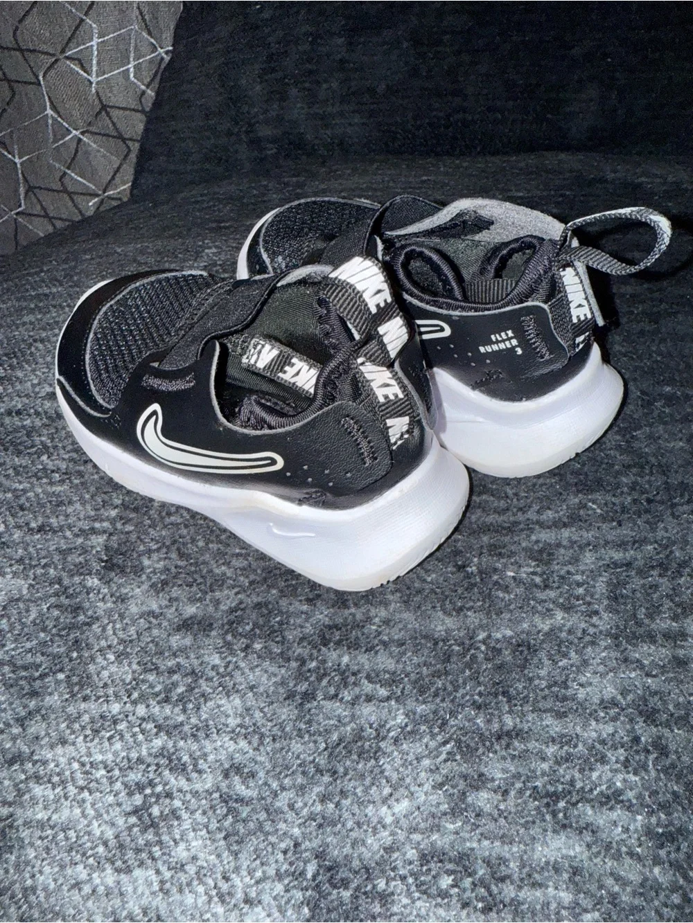 Nike Flex Runner 3 Shoes Size 5C Black White Slip On Sneakers